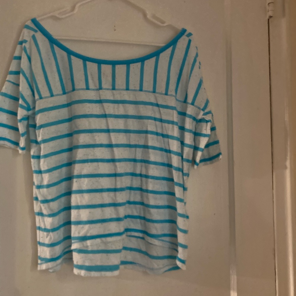 L 2000s Hollister top
